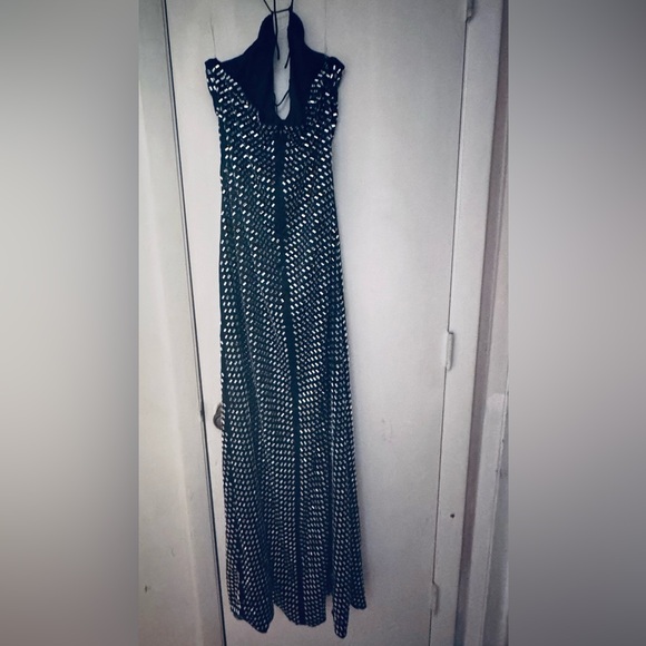 Embellished black evening gown - Picture 3 of 8